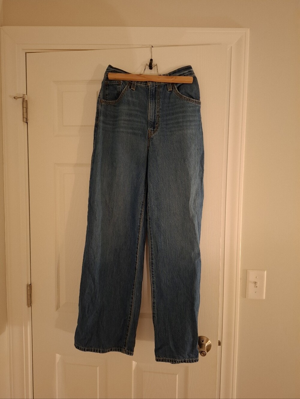 Levi's Jeans Women's 26 Cinch Baggy High Rise Wide Leg Medium Wash Loose Fit 90s